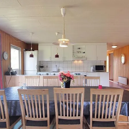 Holiday Dadyrstien E- 785 Ferienhaus Bøtø By
